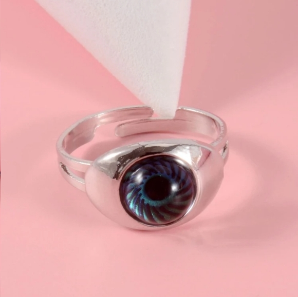 2/$25 Mood ring - Picture 2 of 3
